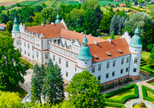 Wycieczka z Warszawy do zamku w Baranowie Zamek w Baranowie Sandomierskim TERMIN 15.11.2025 (SOBOTA)